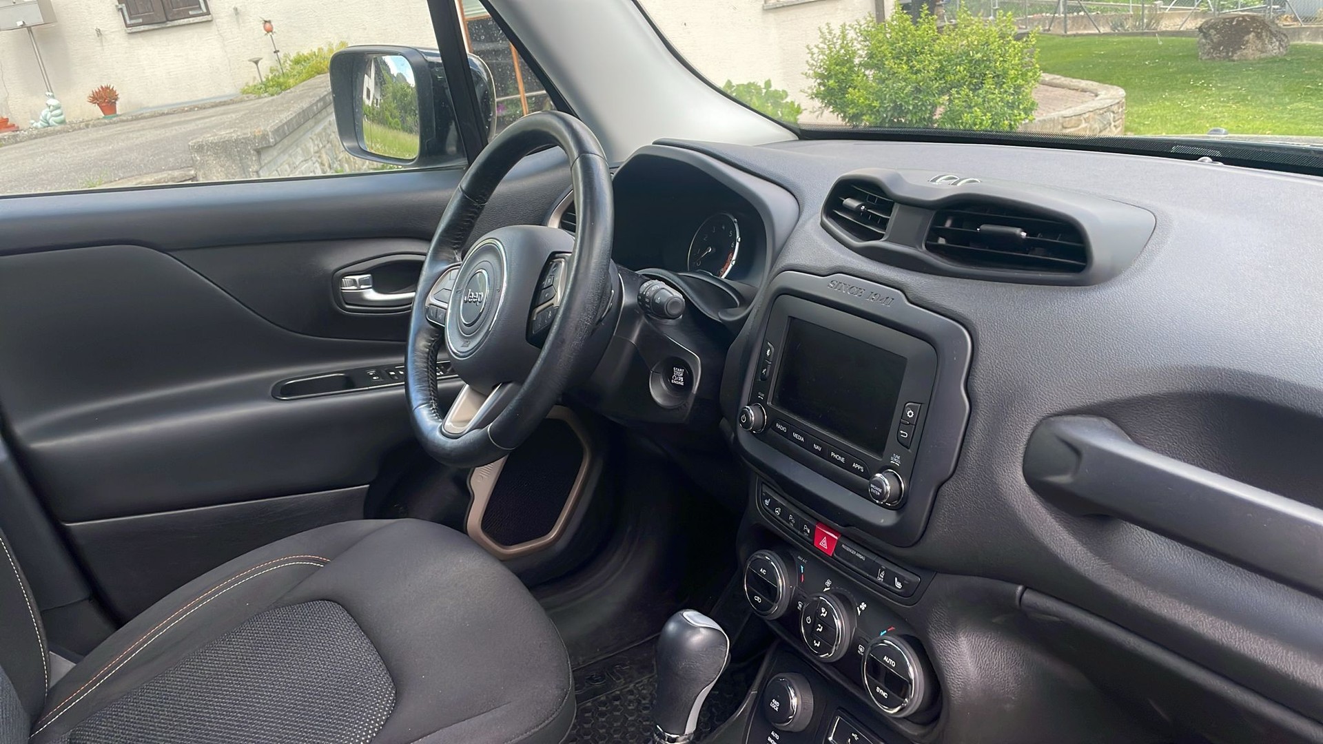 JEEP Renegade 1.4 Turbo 75th Anniversary AWD-image-8