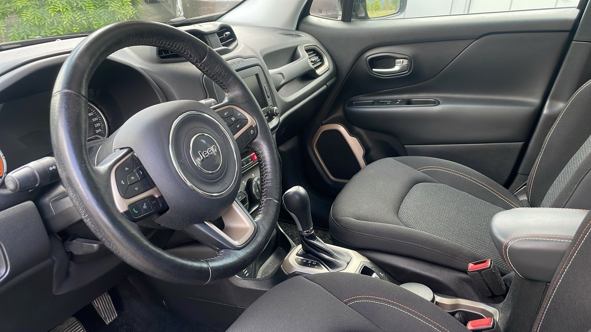 JEEP Renegade 1.4 Turbo 75th Anniversary AWD-image-7