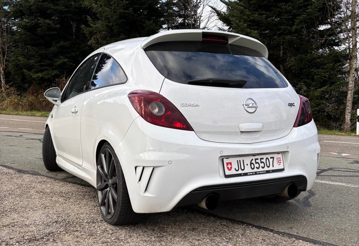 OPEL Corsa 1.6 T OPC Nürburgring Ed.-image-3