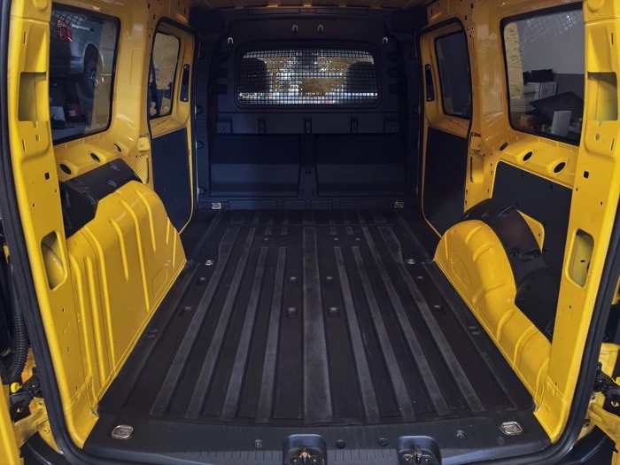 VW VW Caddy Cargo 2.0TDI Maxi 4Motion-image-10