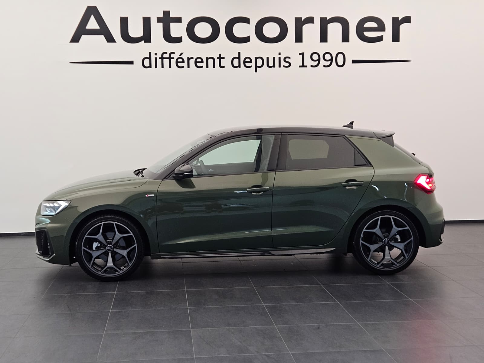 AUDI A1 Sportback 30 TFSI S Line Attraction S-tronic-image-1