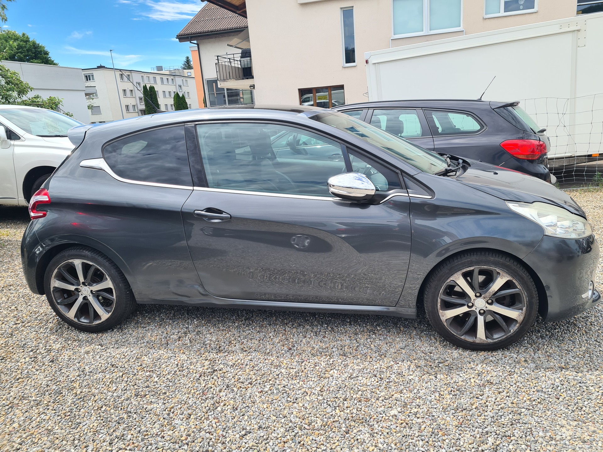 PEUGEOT 208 1.6 Turbo Allure-image-6