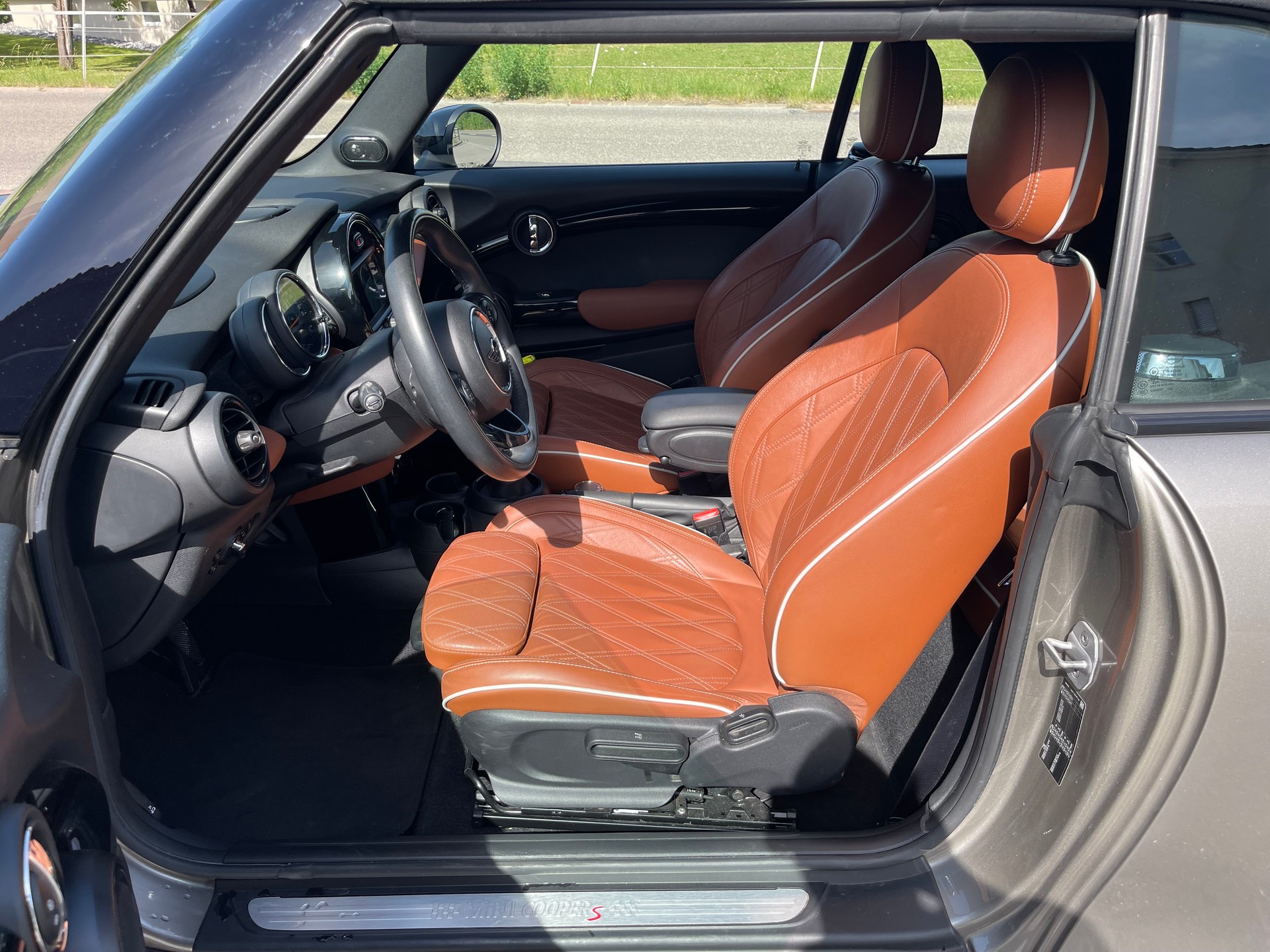 MINI Cooper SD Cabriolet Steptronic-showroom-element-3