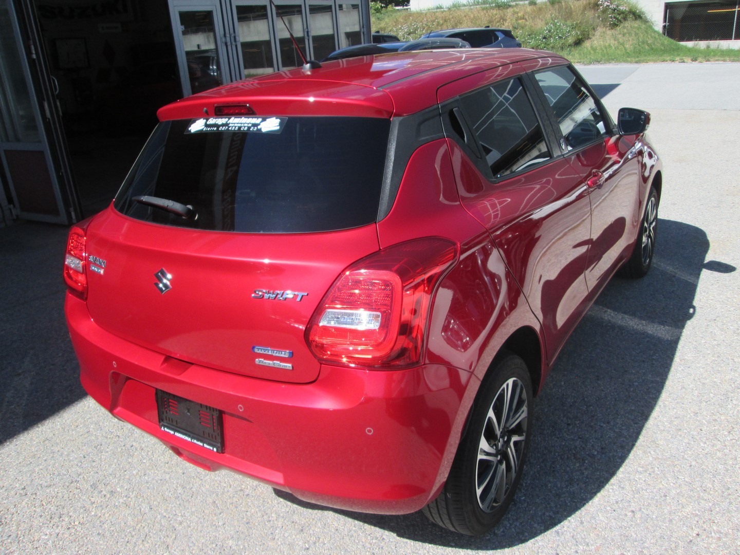 SUZUKI Swift 1.2i Piz Sulai Top Hybrid Allgrip 4x4-image-2