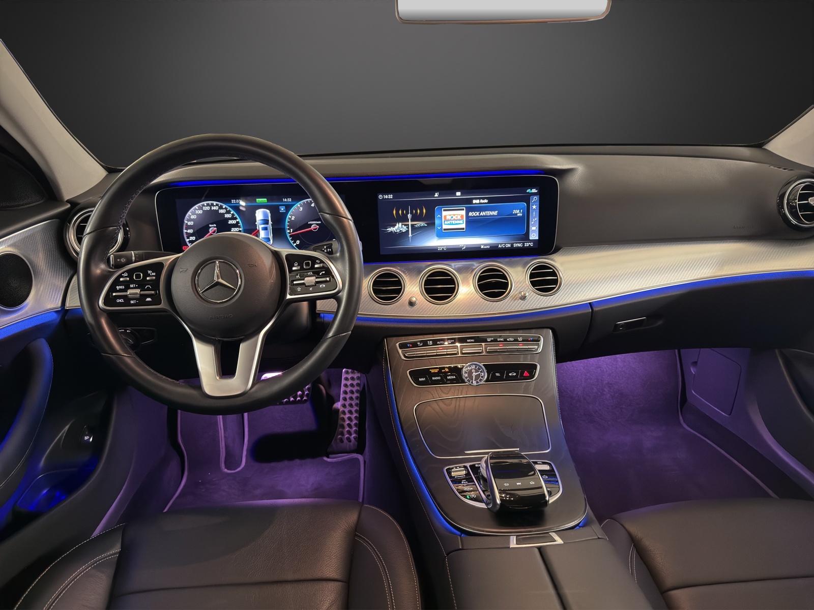 MERCEDES-BENZ E 200 Avantgarde 4Matic 9G-Tronic-image-9