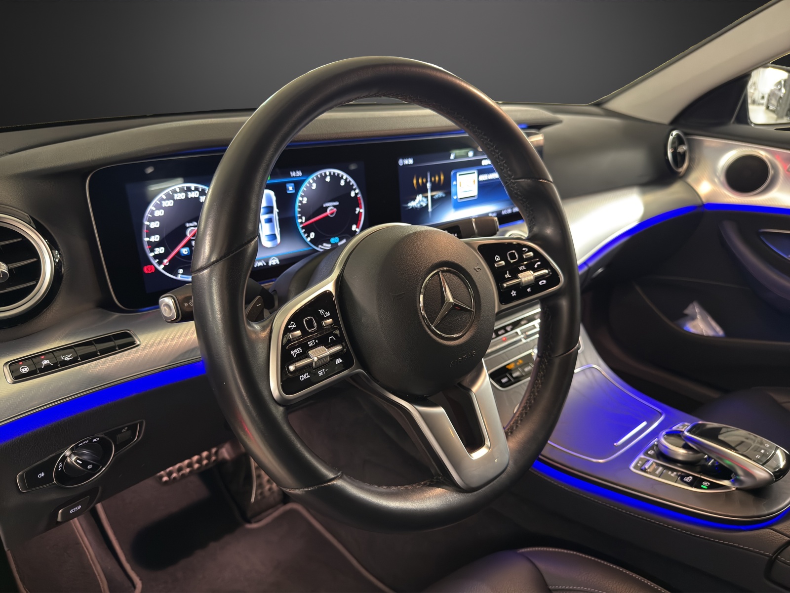 MERCEDES-BENZ E 200 Avantgarde 4Matic 9G-Tronic-image-13