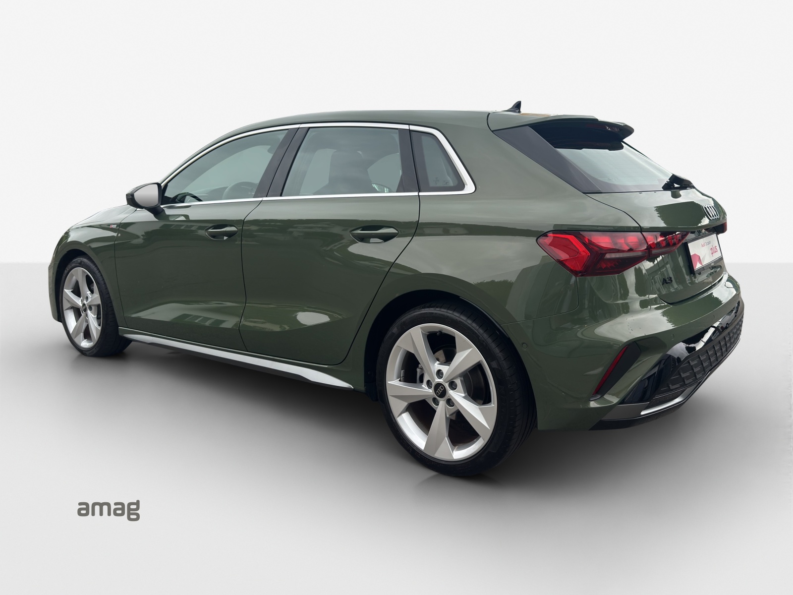 AUDI A3 Sportback TFSI 110 kW S line S tronic-image-2