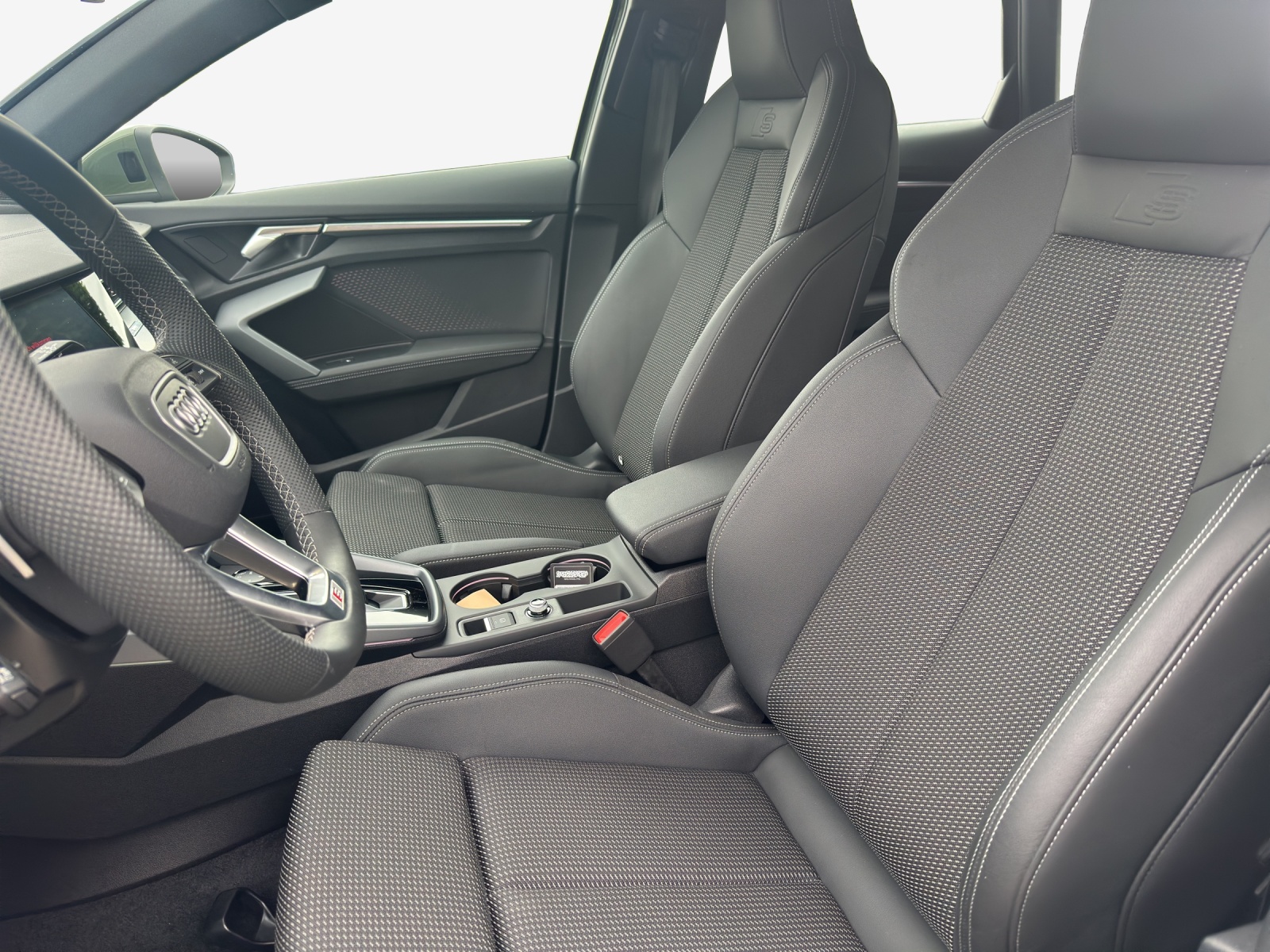 AUDI A3 Sportback TFSI 110 kW S line S tronic-image-7