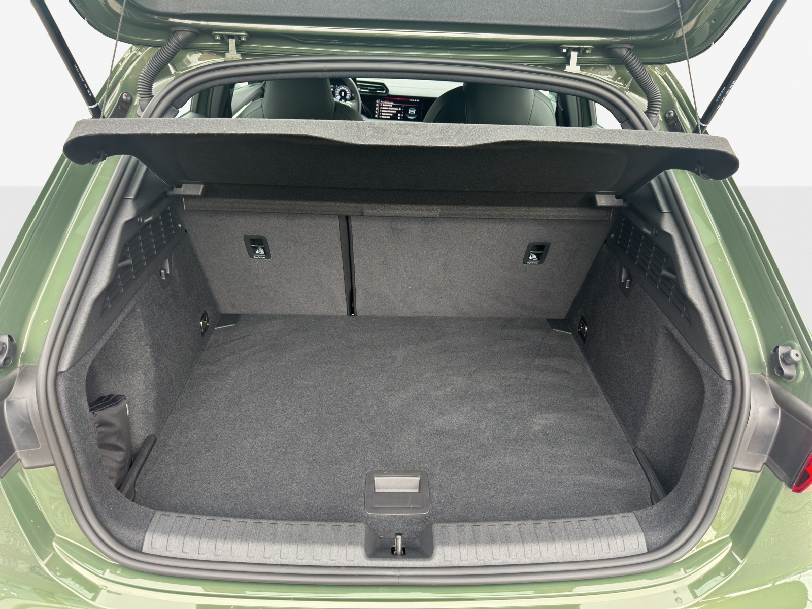AUDI A3 Sportback TFSI 110 kW S line S tronic-image-12