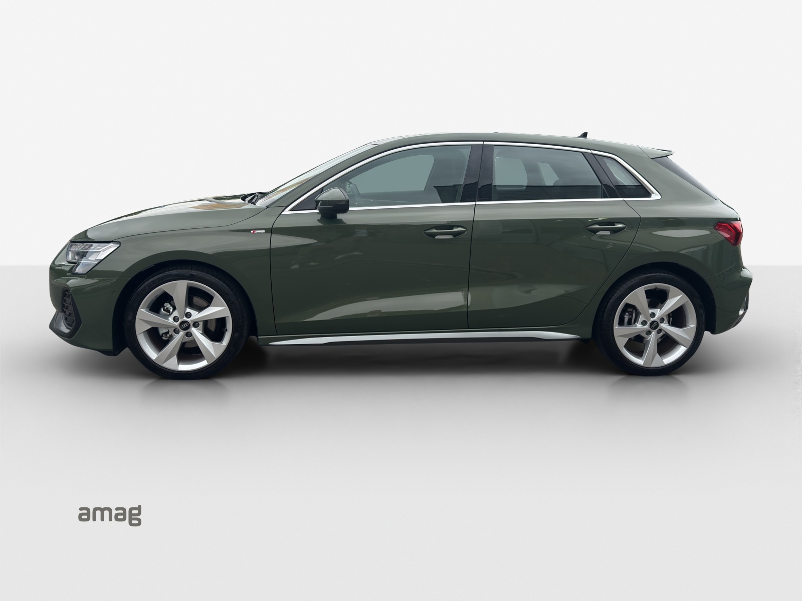 AUDI A3 Sportback TFSI 110 kW S line S tronic-image-1