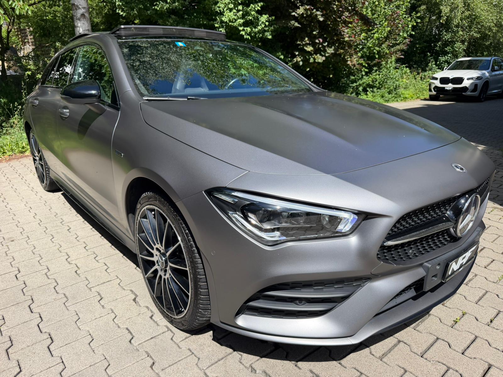 MERCEDES-BENZ CLA Shooting Brake 250 e 8G-DCT AMG Line-image-6