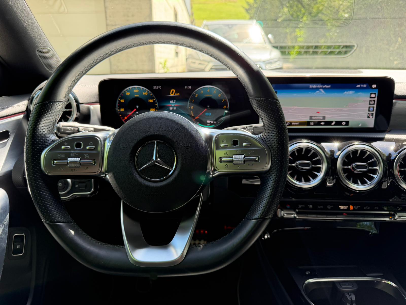 MERCEDES-BENZ CLA Shooting Brake 250 e 8G-DCT AMG Line-image-19