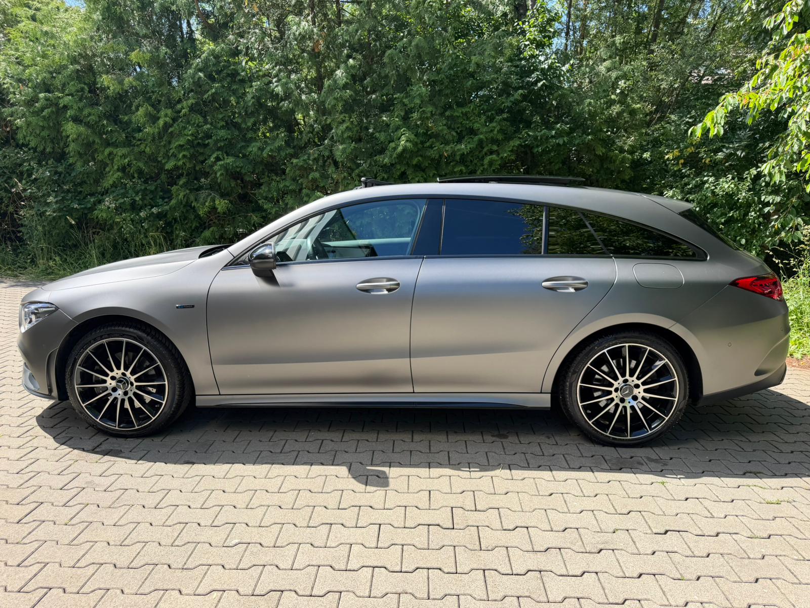 MERCEDES-BENZ CLA Shooting Brake 250 e 8G-DCT AMG Line-image-1