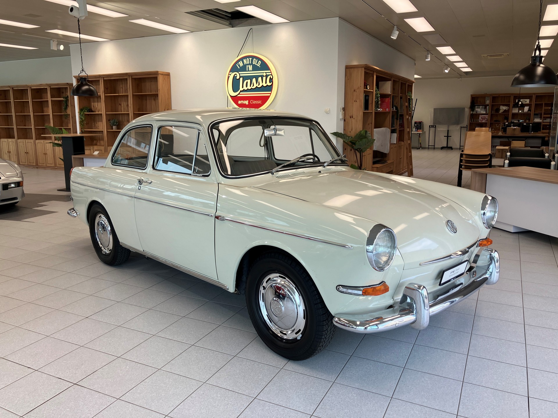 VW 1500 S Limousine-showroom-element-1