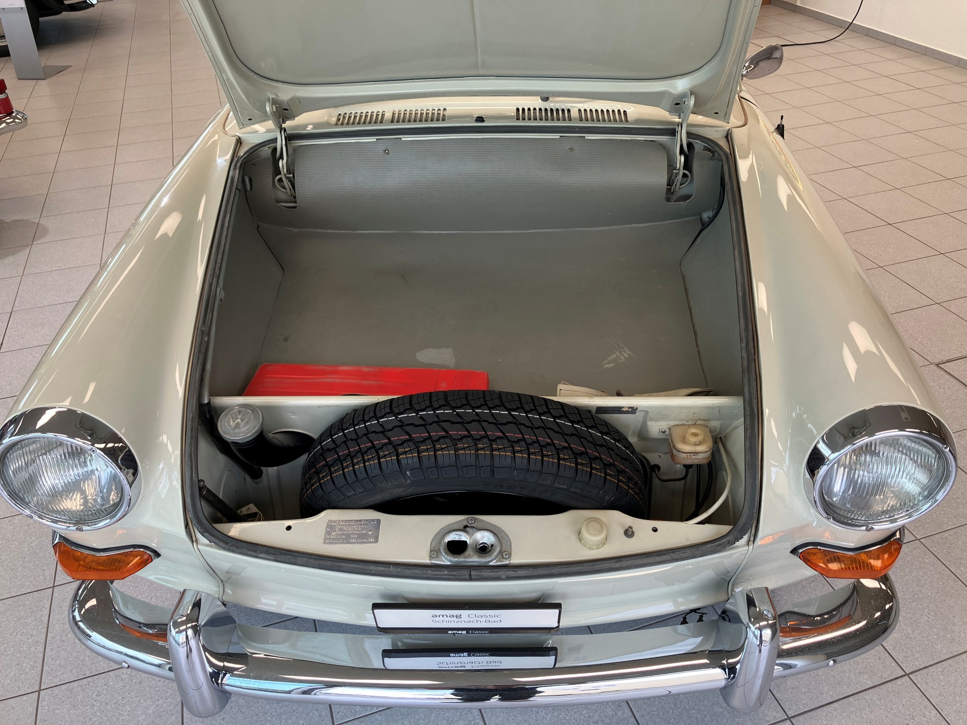 VW 1500 S Limousine-image-14