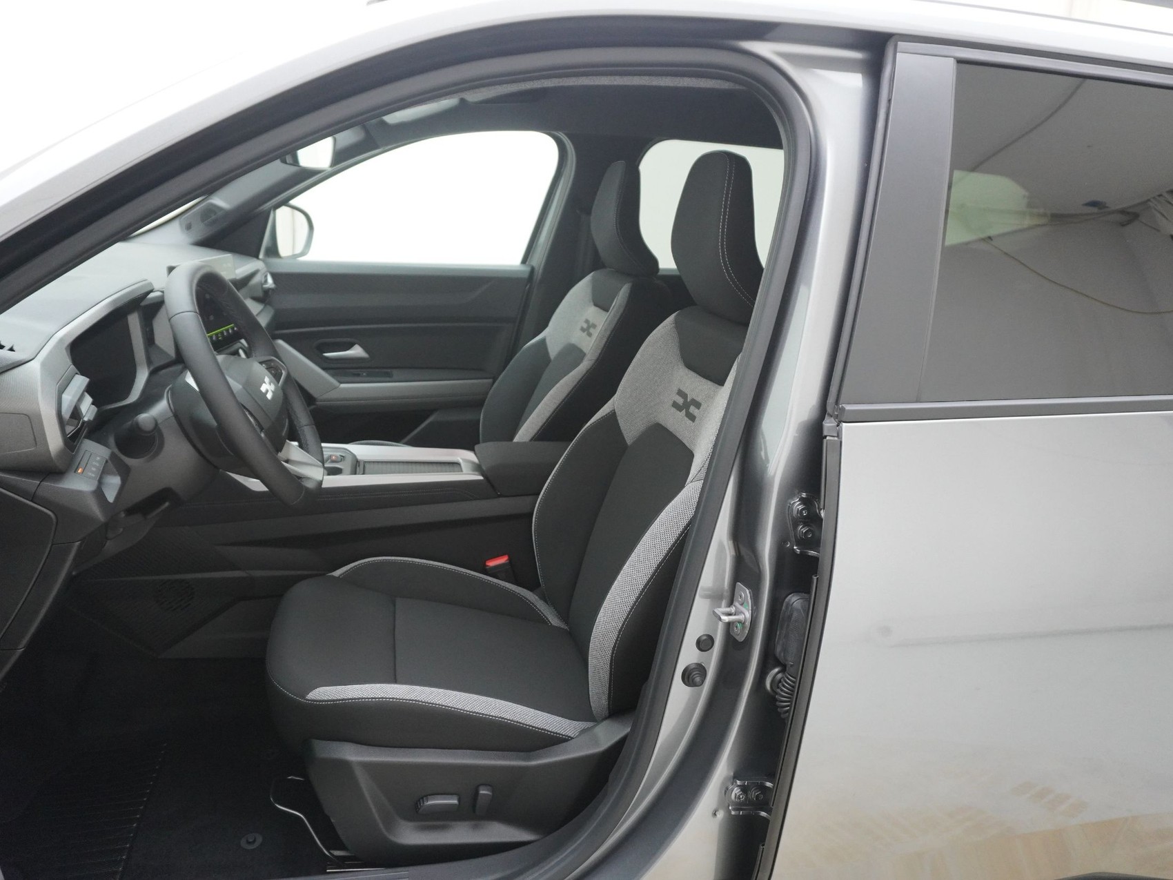 DACIA Bigster 1.8 Hybrid Journey-image-9