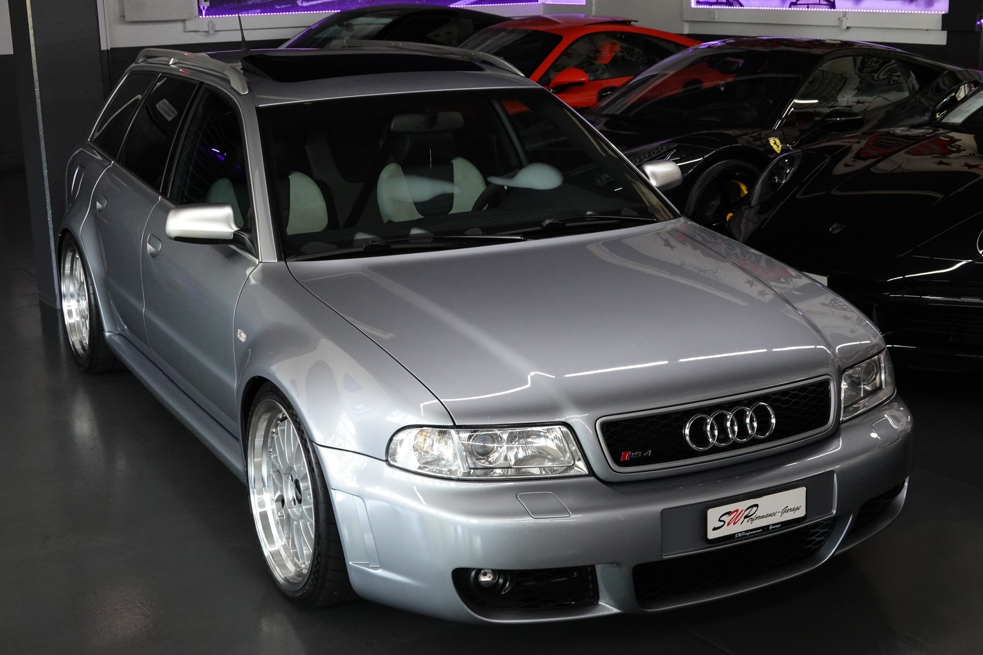 AUDI RS4 AVANT QUATTRO CH-FZ ERST BESITZ ERST 99tKM TRAUM ZUSTAND-image-24