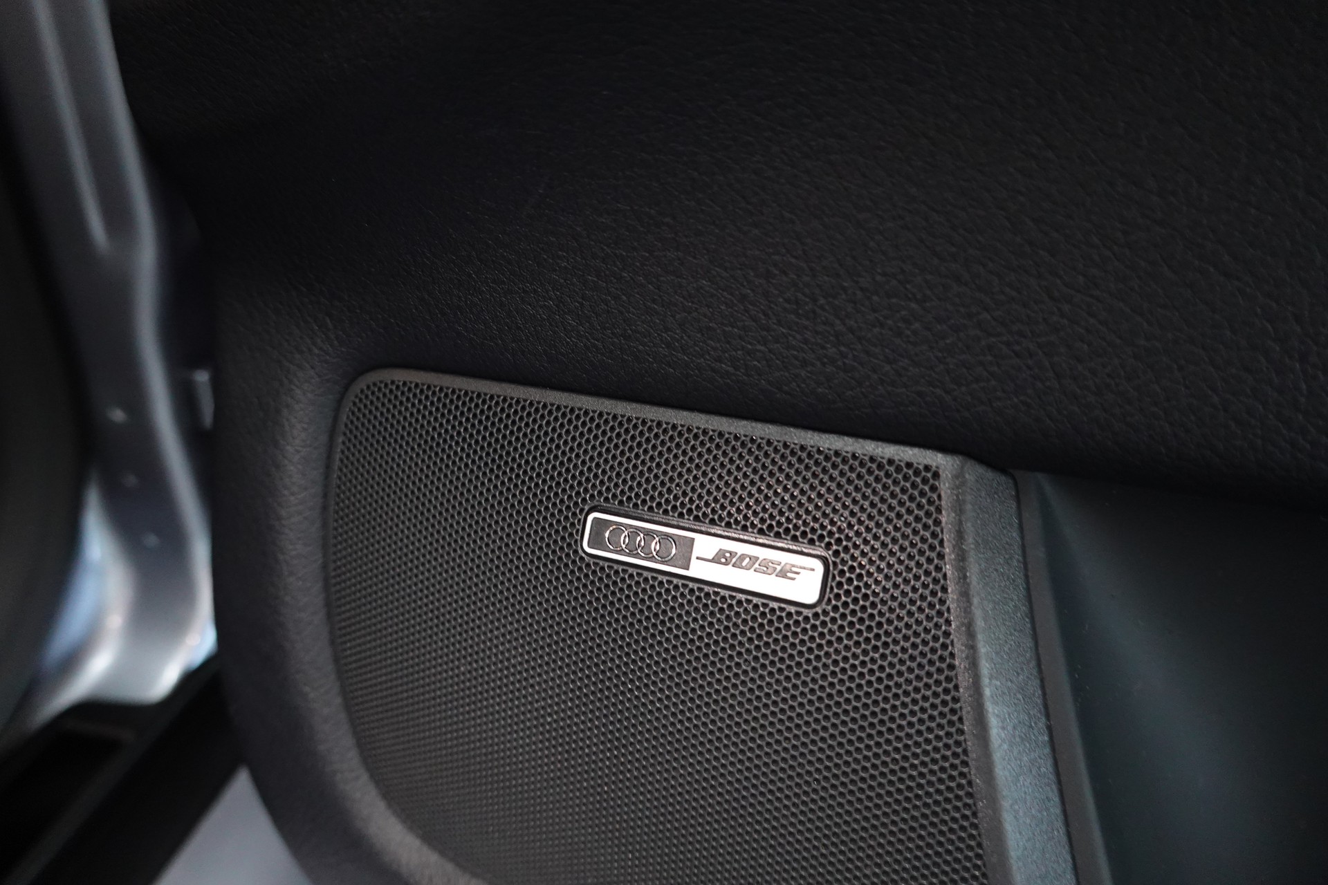 AUDI RS4 AVANT QUATTRO CH-FZ ERST BESITZ ERST 99tKM TRAUM ZUSTAND-image-61