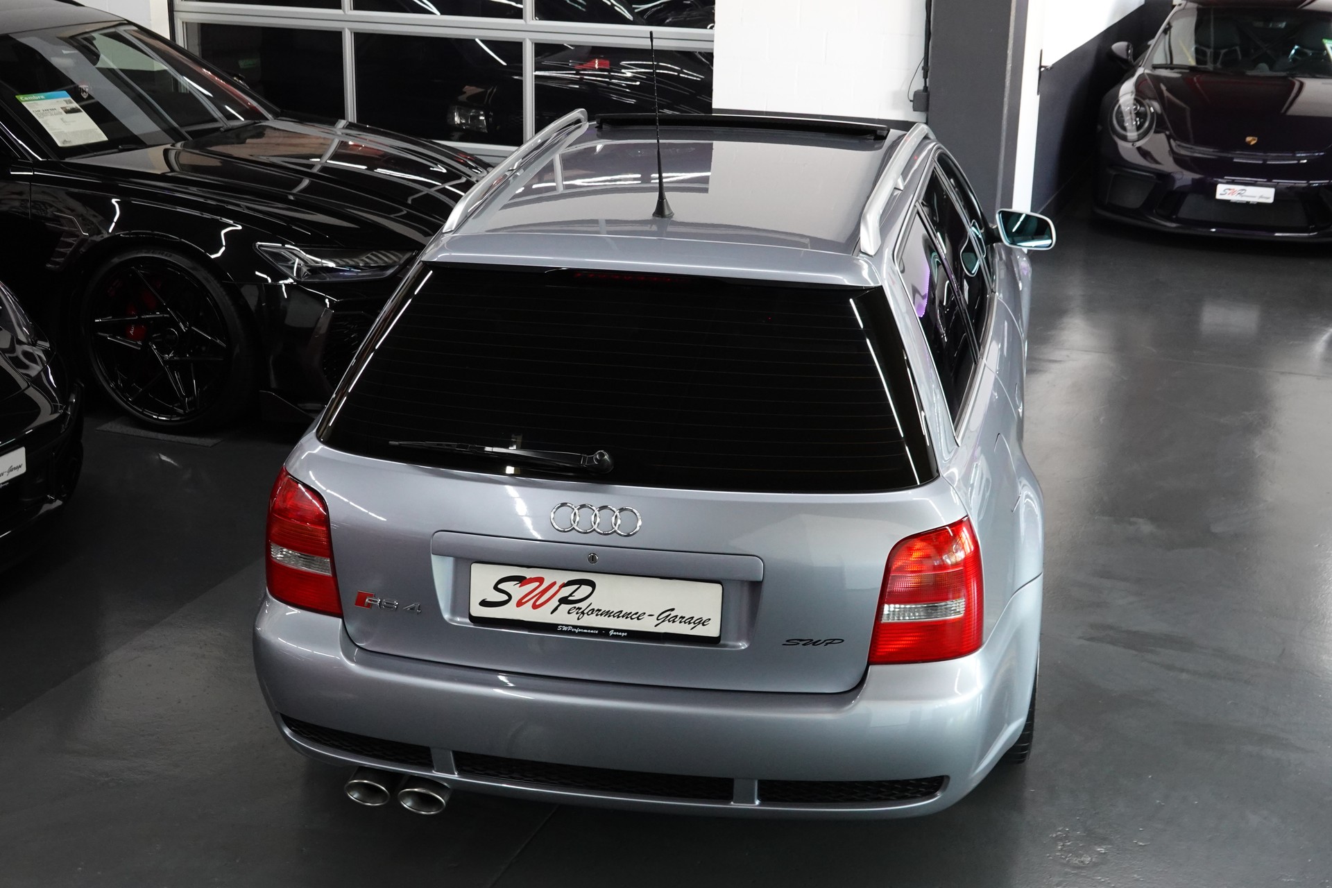 AUDI RS4 AVANT QUATTRO CH-FZ ERST BESITZ ERST 99tKM TRAUM ZUSTAND-image-29