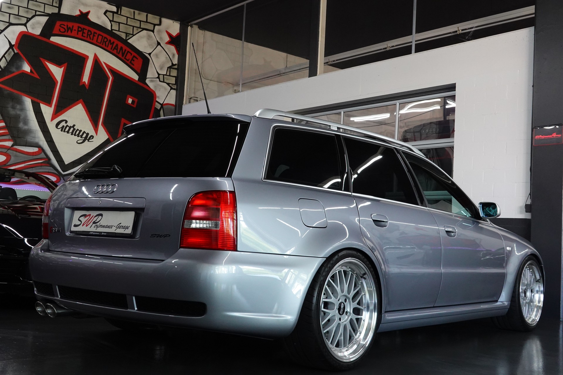 AUDI RS4 AVANT QUATTRO CH-FZ ERST BESITZ ERST 99tKM TRAUM ZUSTAND-image-26