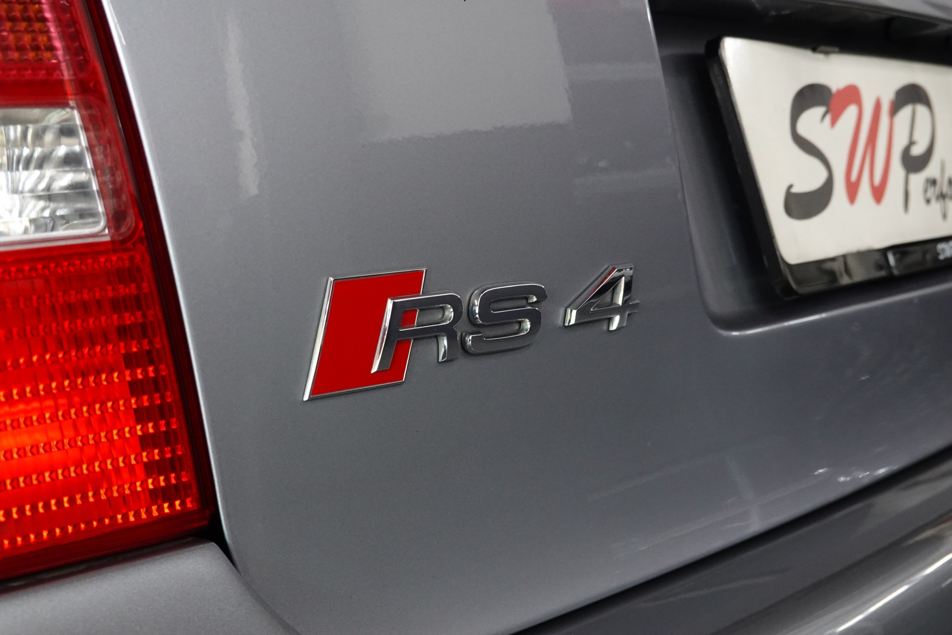 AUDI RS4 AVANT QUATTRO CH-FZ ERST BESITZ ERST 99tKM TRAUM ZUSTAND-image-18