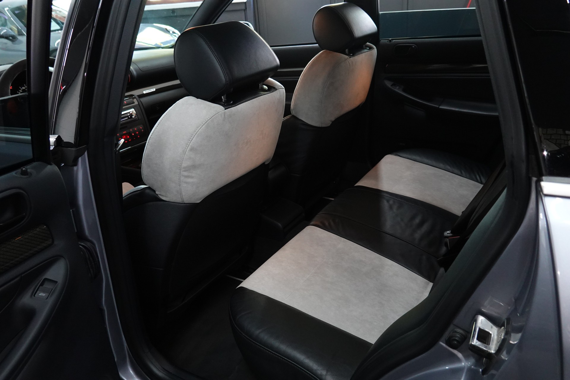 AUDI RS4 AVANT QUATTRO CH-FZ ERST BESITZ ERST 99tKM TRAUM ZUSTAND-image-43