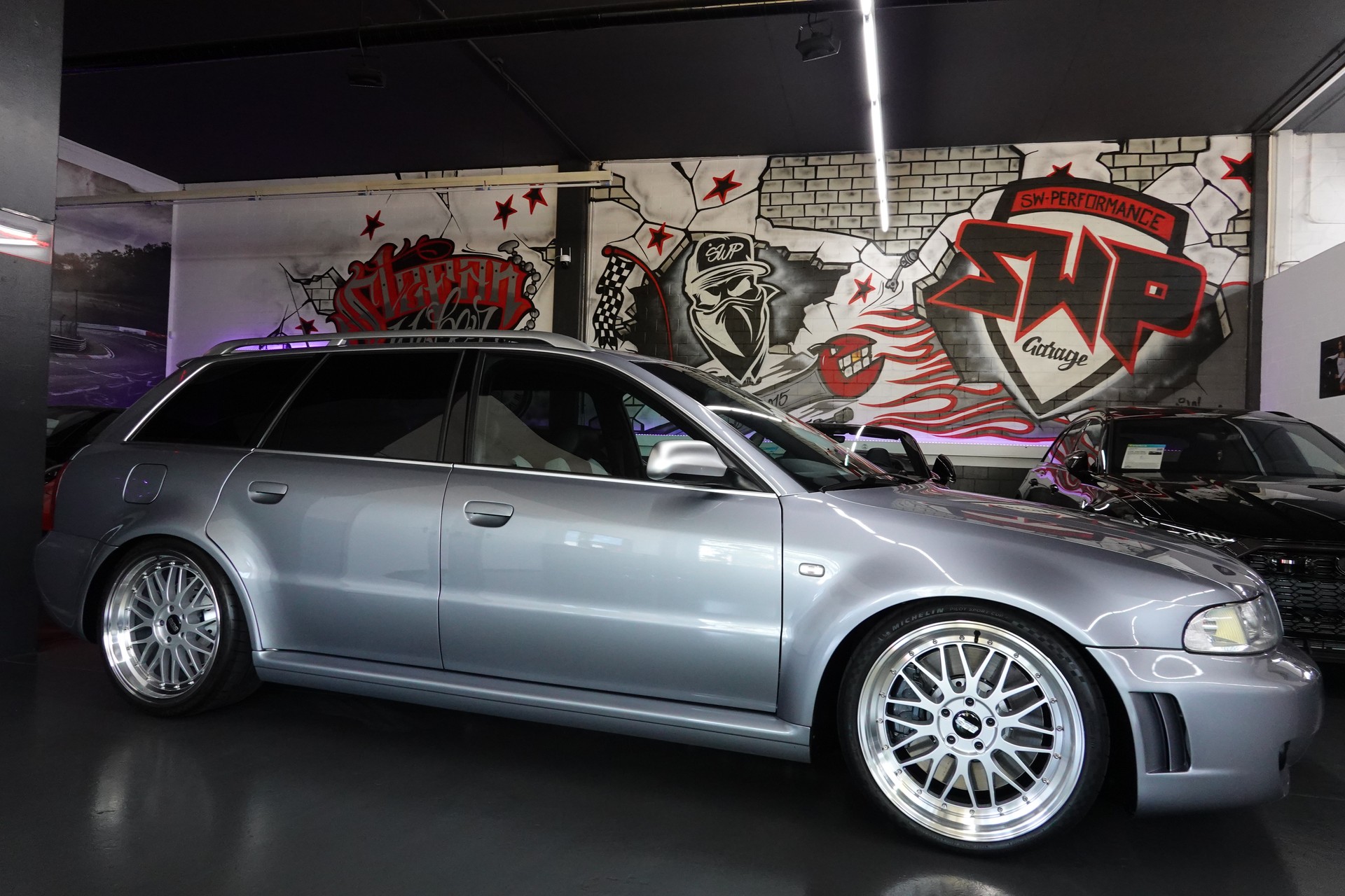 AUDI RS4 AVANT QUATTRO CH-FZ ERST BESITZ ERST 99tKM TRAUM ZUSTAND-image-22