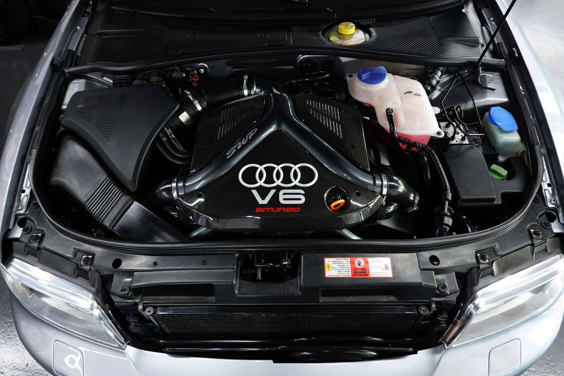 AUDI RS4 AVANT QUATTRO CH-FZ ERST BESITZ ERST 99tKM TRAUM ZUSTAND-image-6
