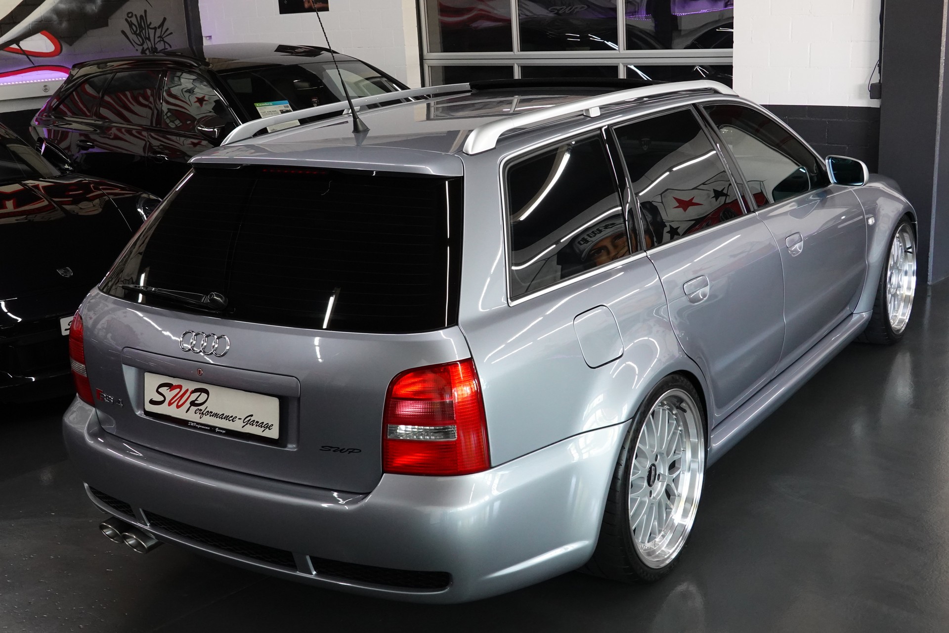 AUDI RS4 AVANT QUATTRO CH-FZ ERST BESITZ ERST 99tKM TRAUM ZUSTAND-image-28