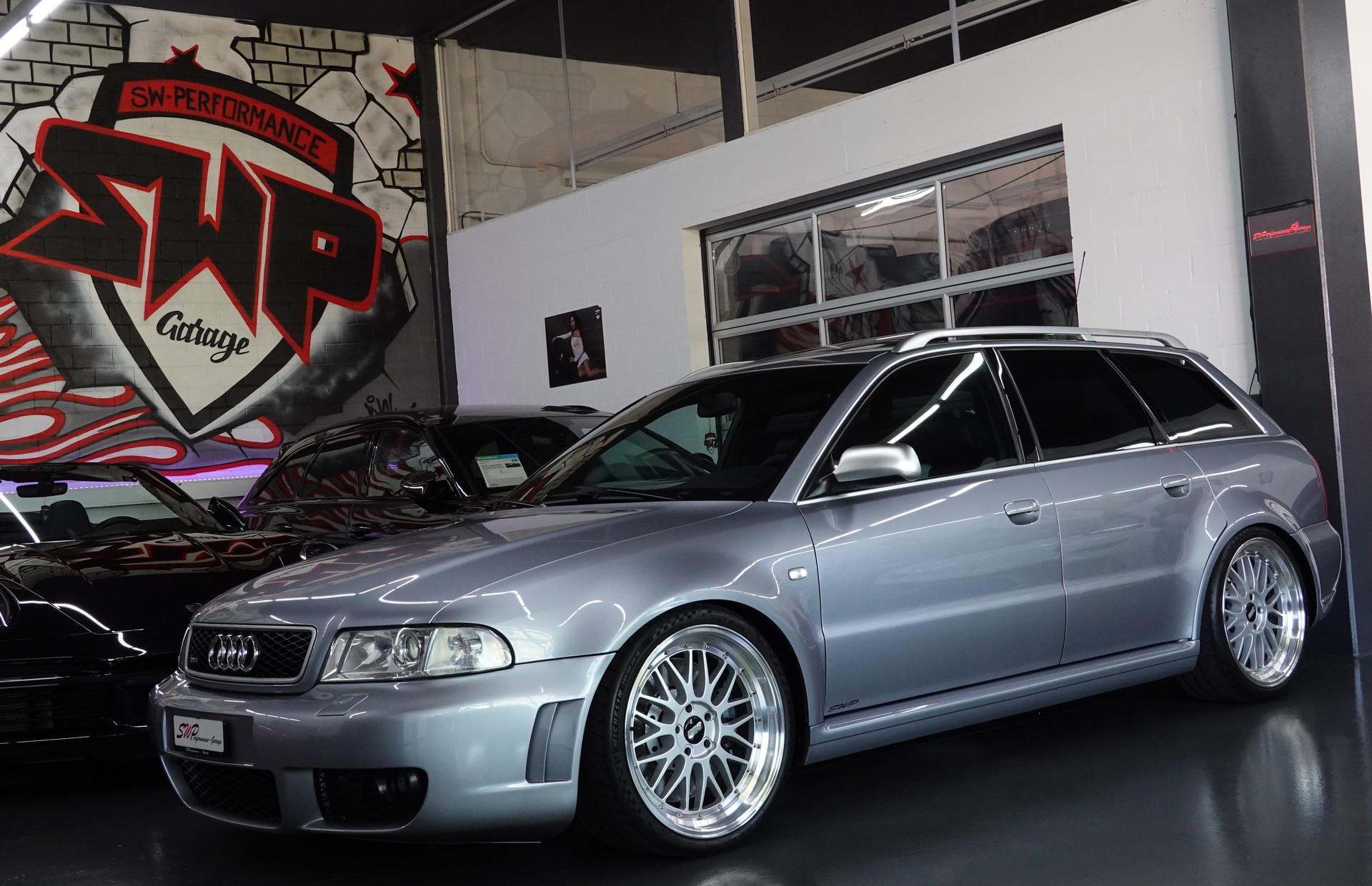 AUDI RS4 AVANT QUATTRO CH-FZ ERST BESITZ ERST 99tKM TRAUM ZUSTAND-image-0