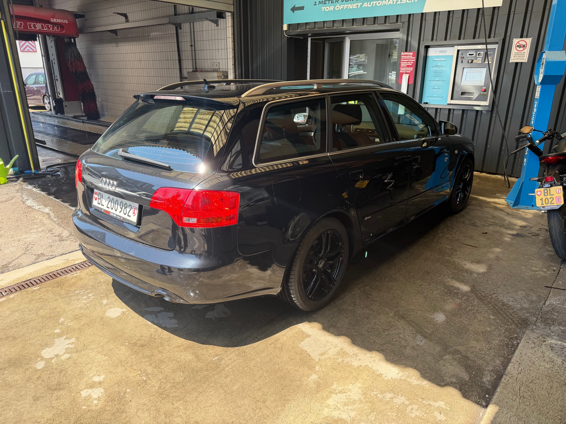 AUDI A4 Avant 3.0 V6 TDI quattro-image-3