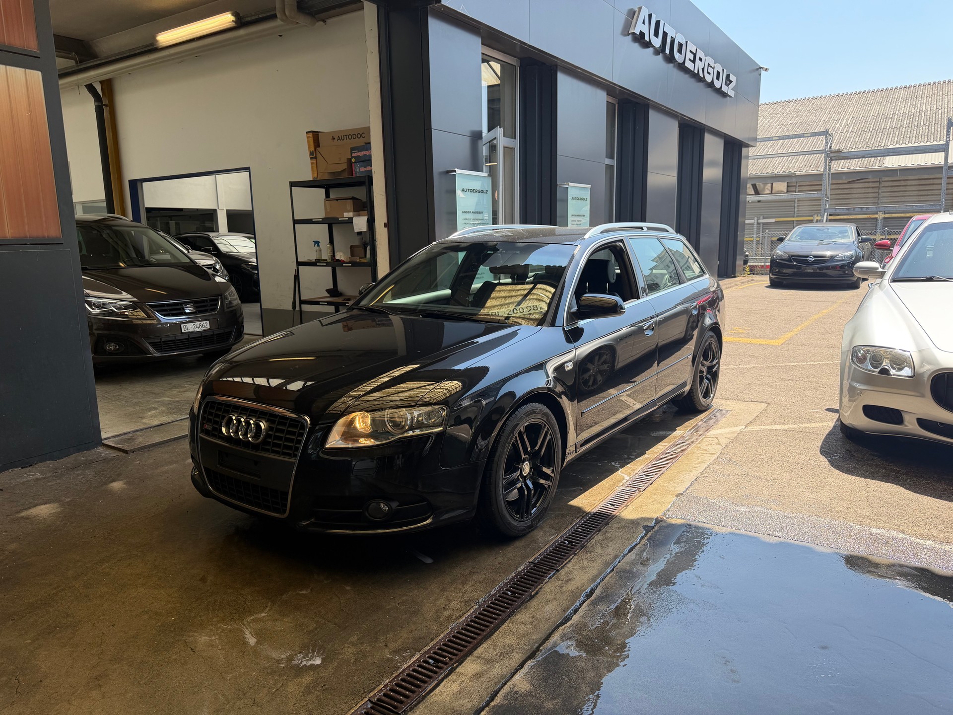 AUDI A4 Avant 3.0 V6 TDI quattro-image-0