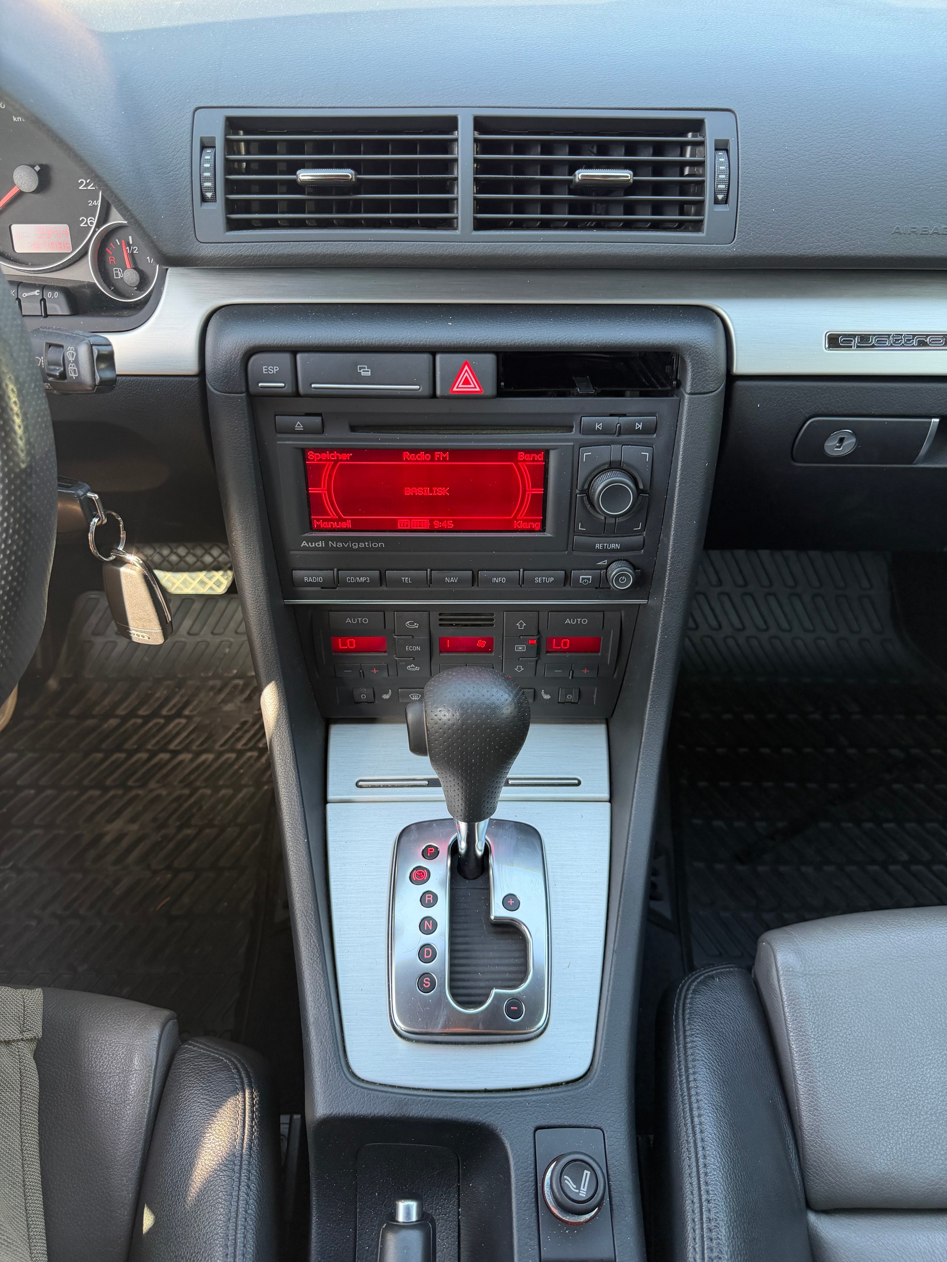 AUDI A4 Avant 3.0 V6 TDI quattro-image-5