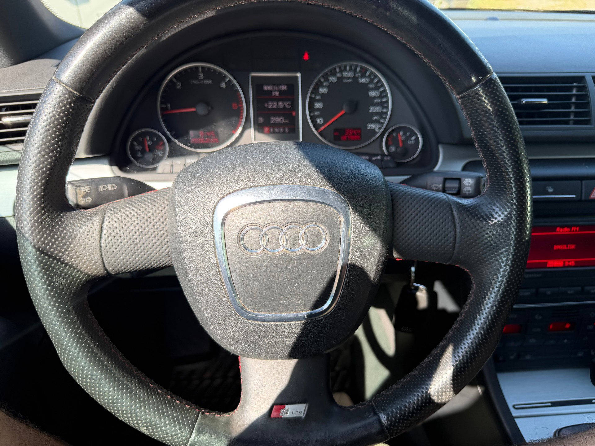 AUDI A4 Avant 3.0 V6 TDI quattro-image-6