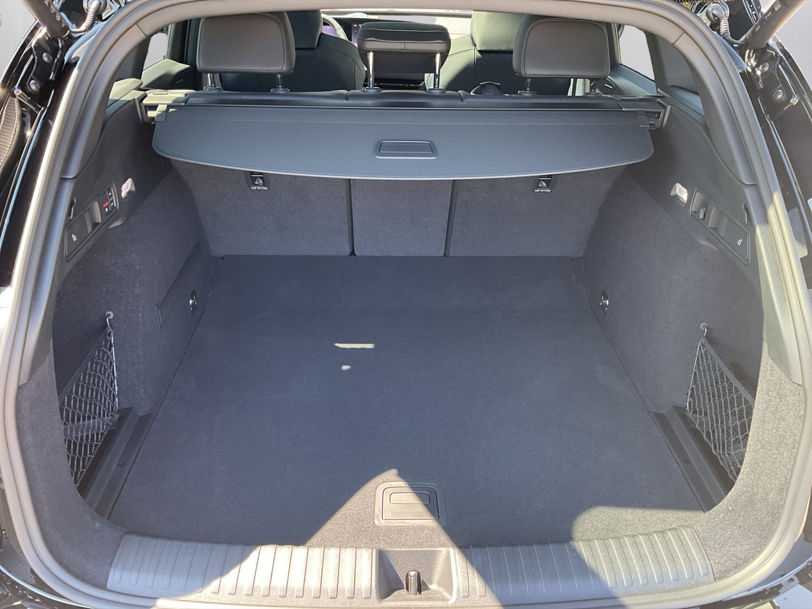 AUDI SQ6 e-tron quattro-image-11