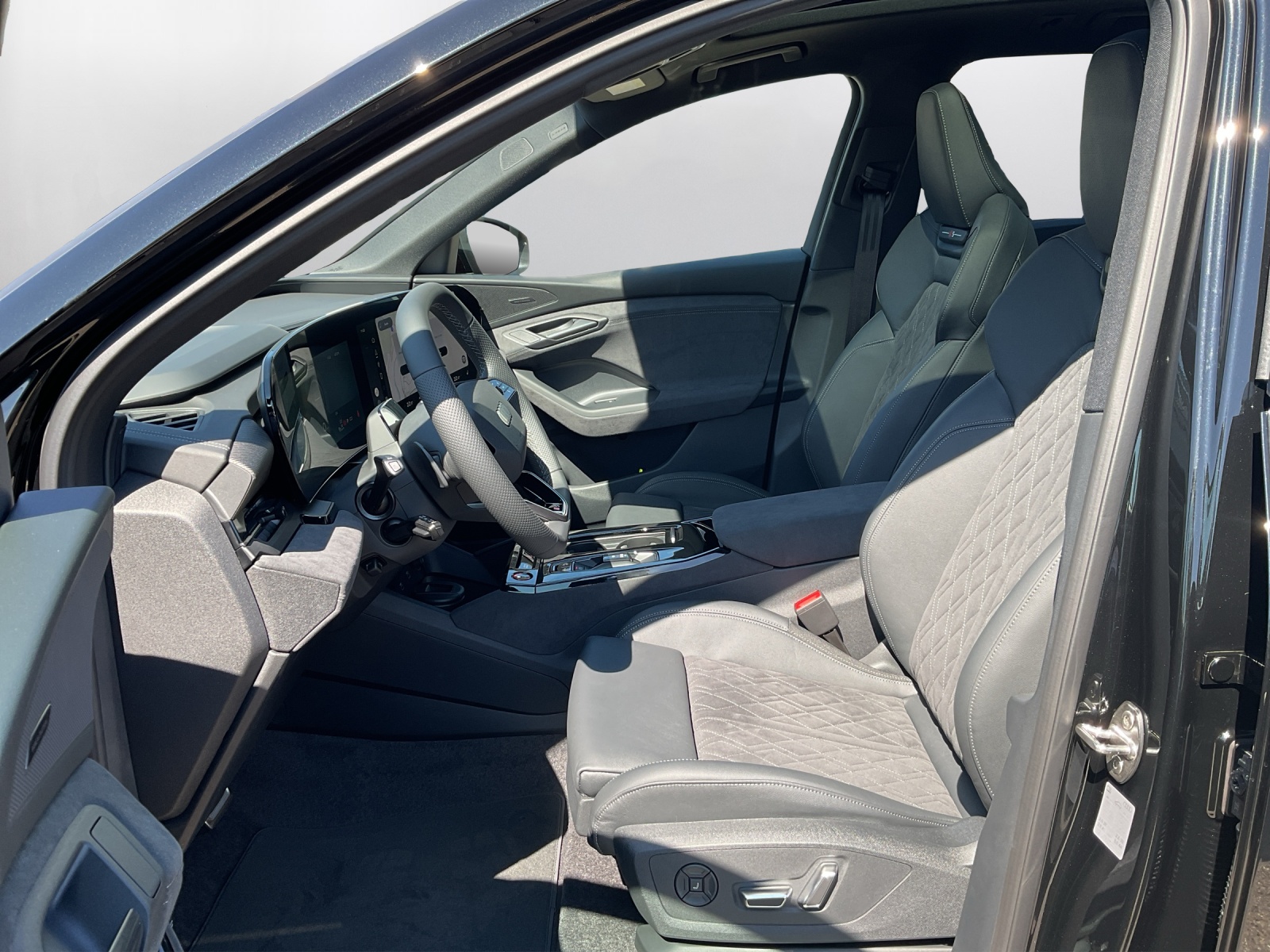 AUDI SQ6 e-tron quattro-image-9