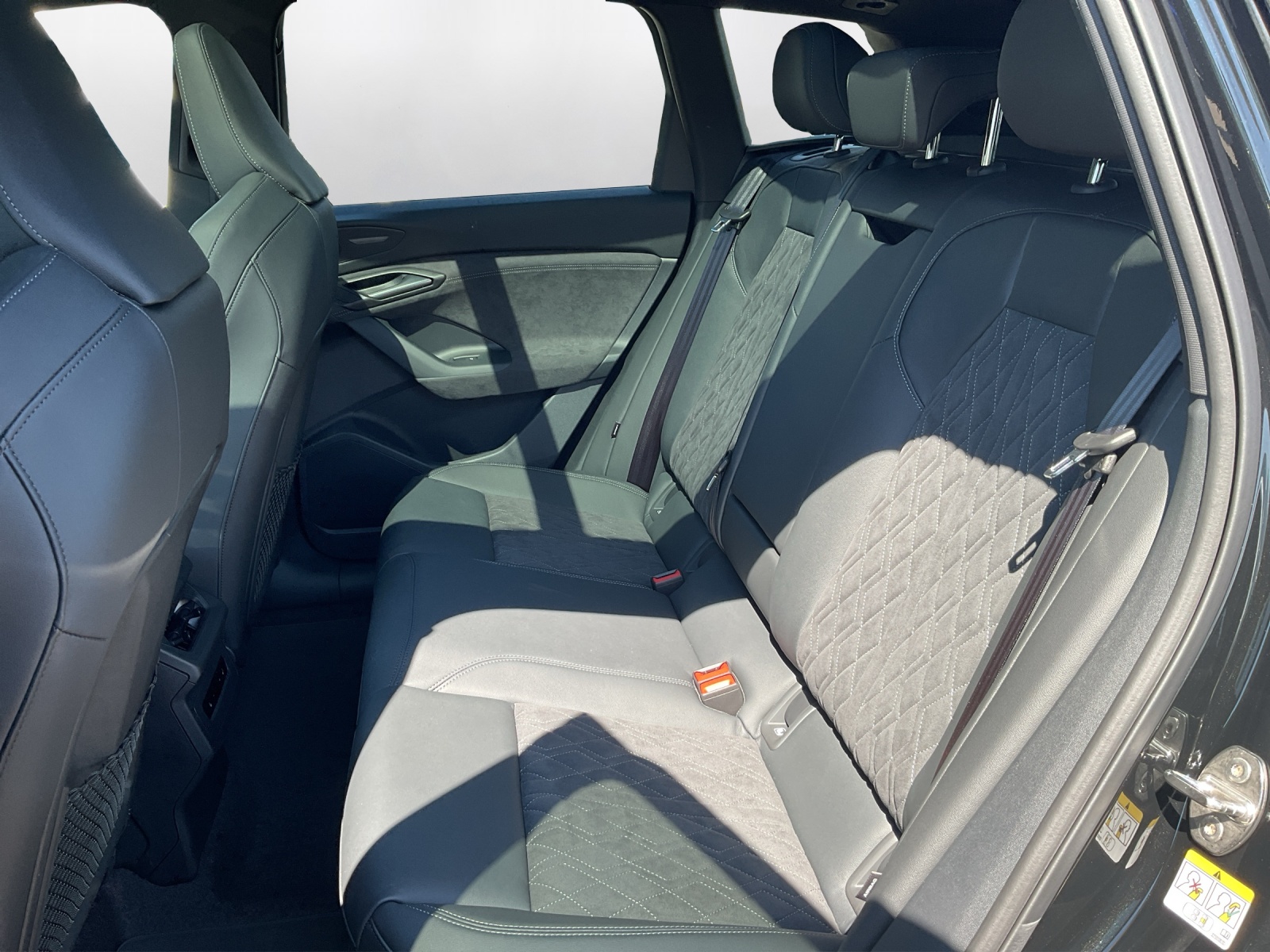 AUDI SQ6 e-tron quattro-image-10