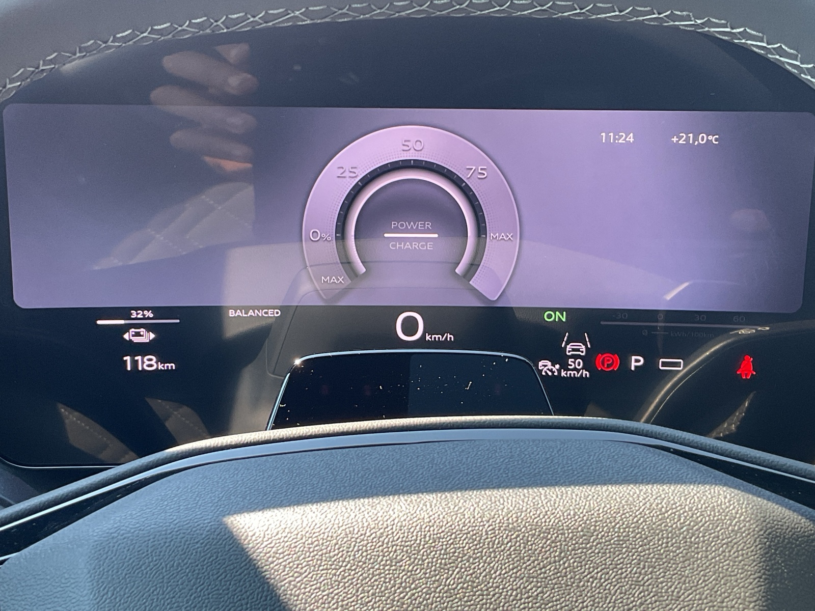AUDI SQ6 e-tron quattro-image-7