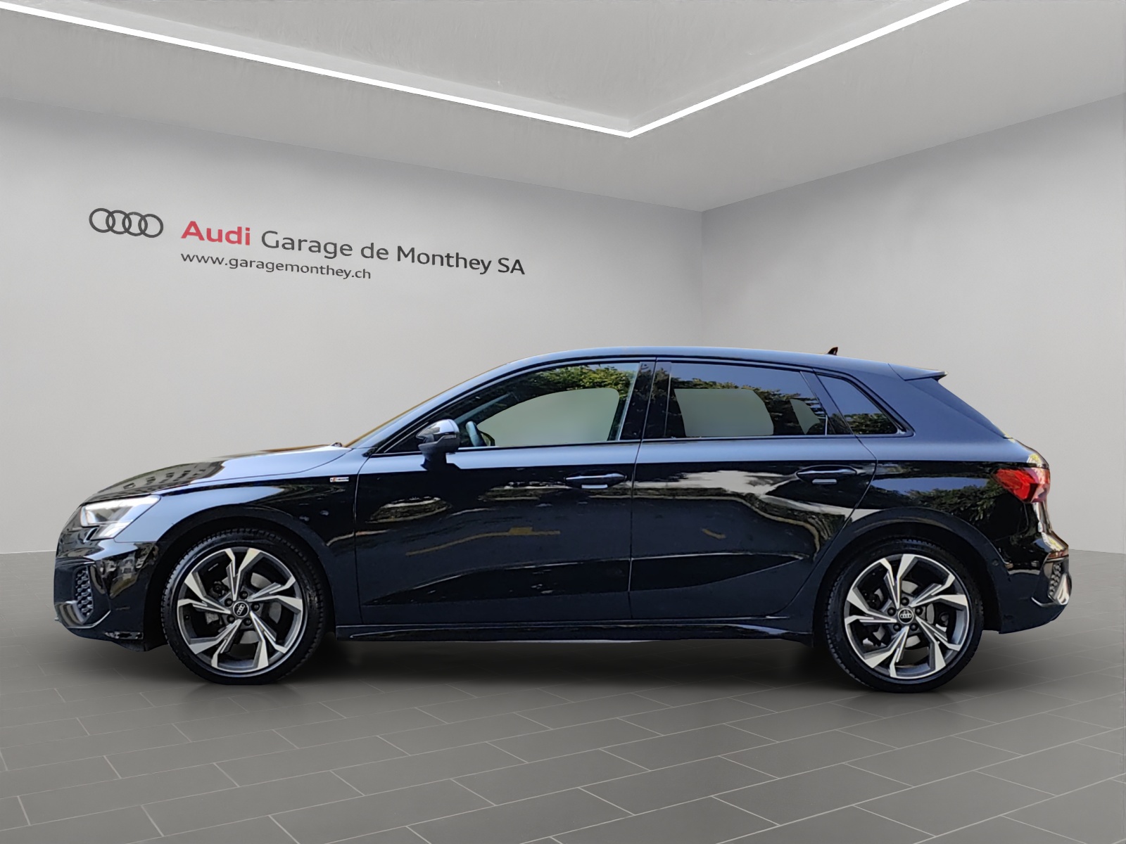 AUDI A3 Sportback 35 TFSI S line Attraction S-tronic-image-1