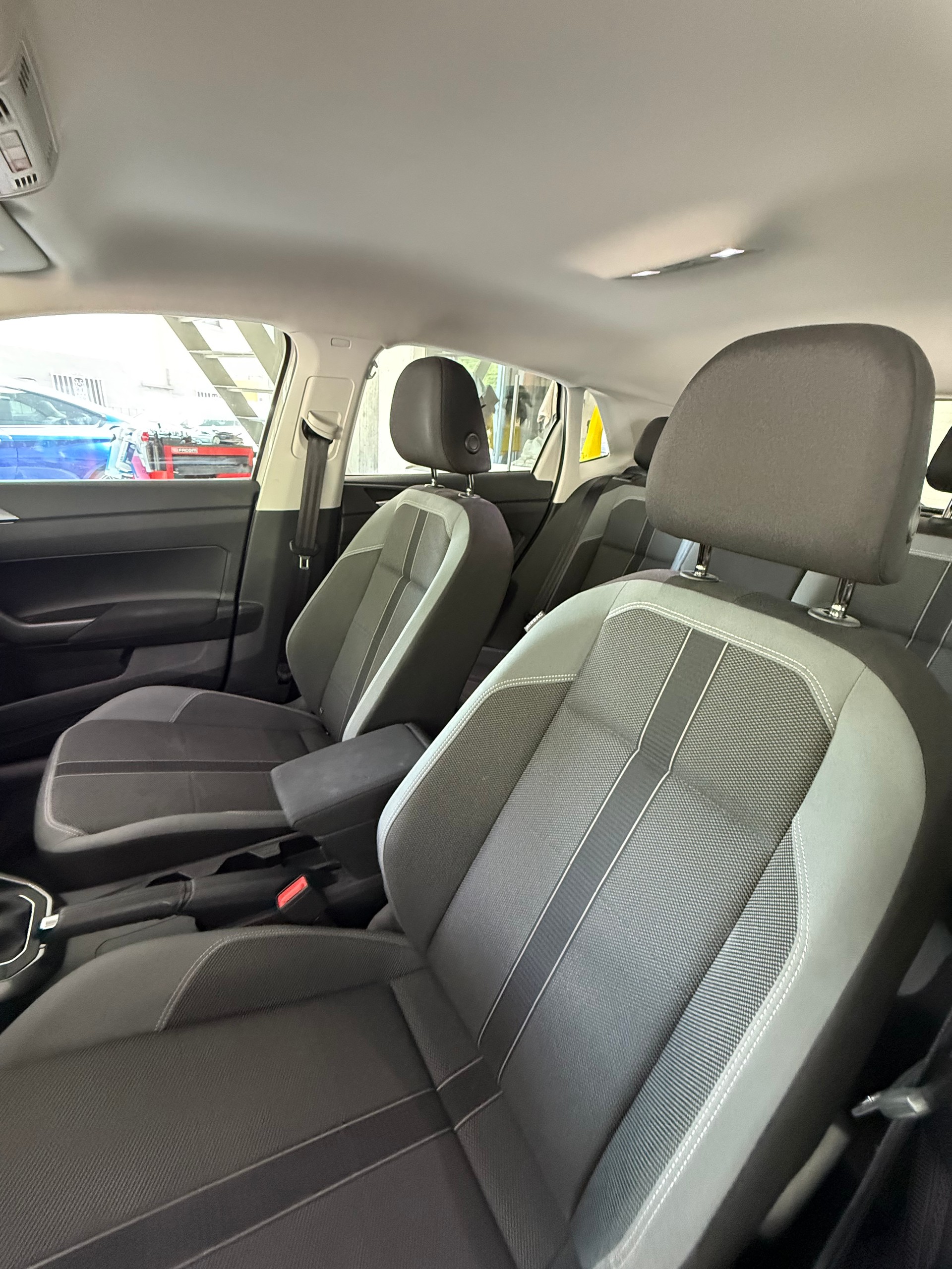 VW Polo 1.0 TSI Life DSG-image-10
