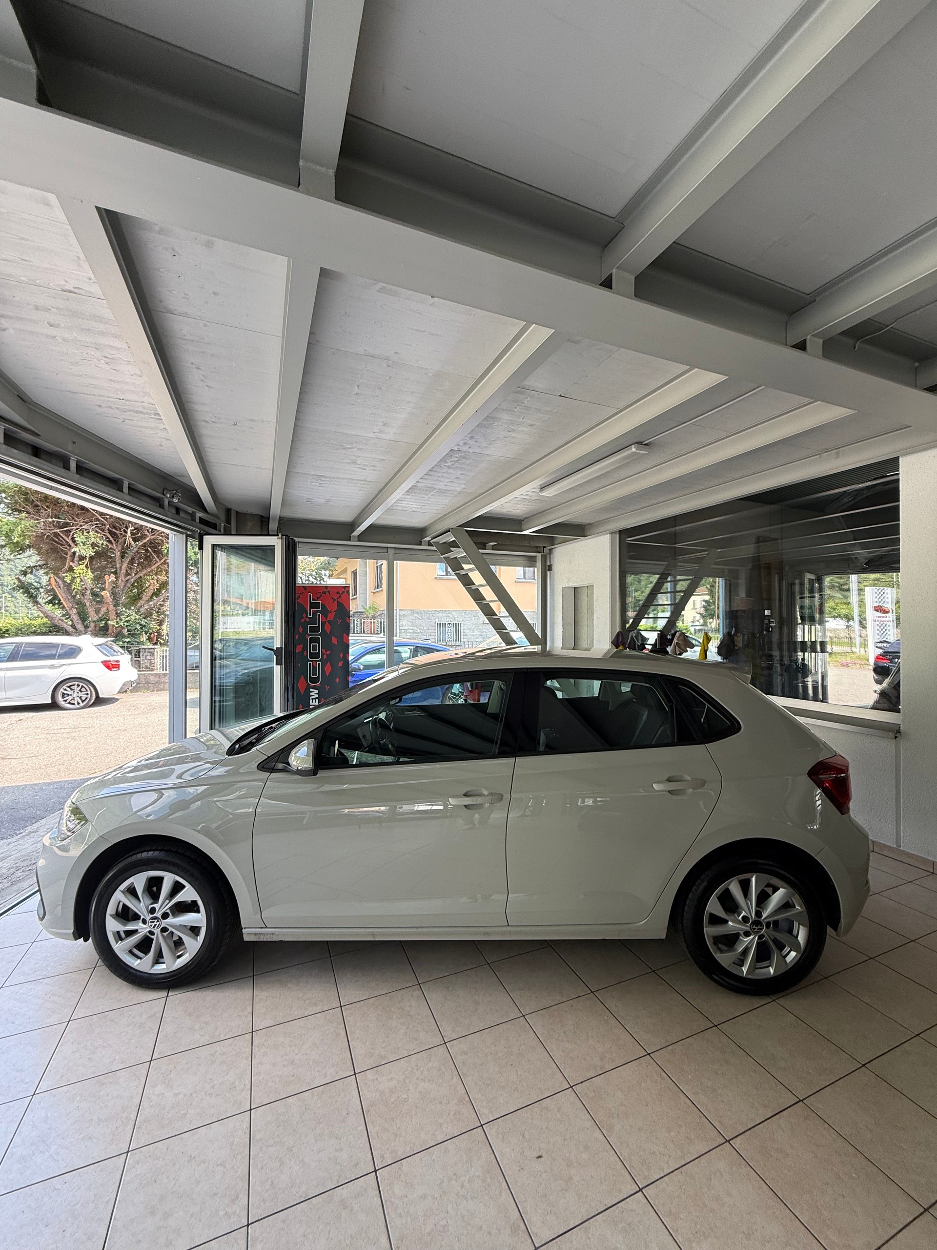 VW Polo 1.0 TSI Life DSG-image-2