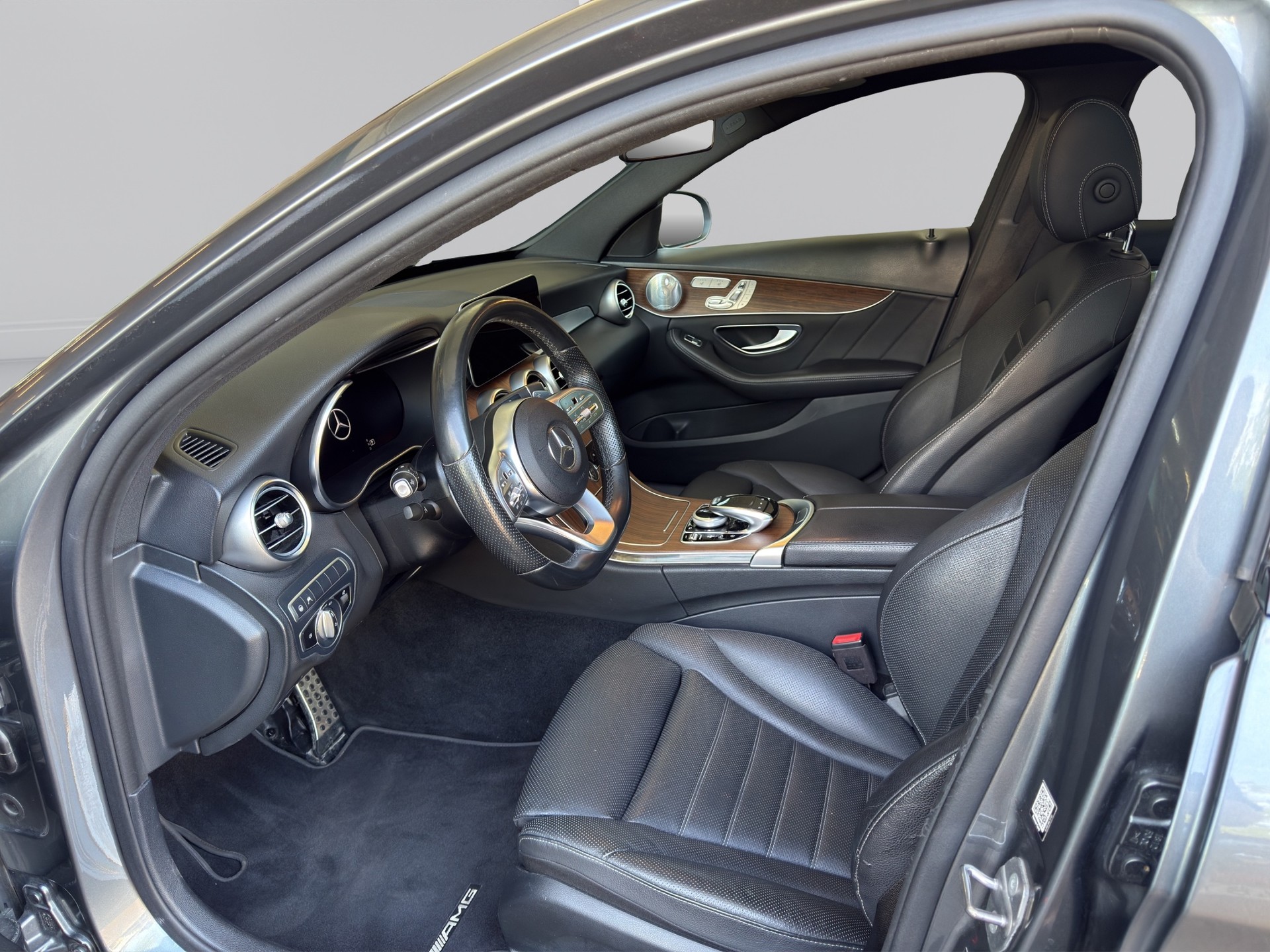MERCEDES-BENZ C 300 d AMG Line 4Matic 9G-Tronic-image-10
