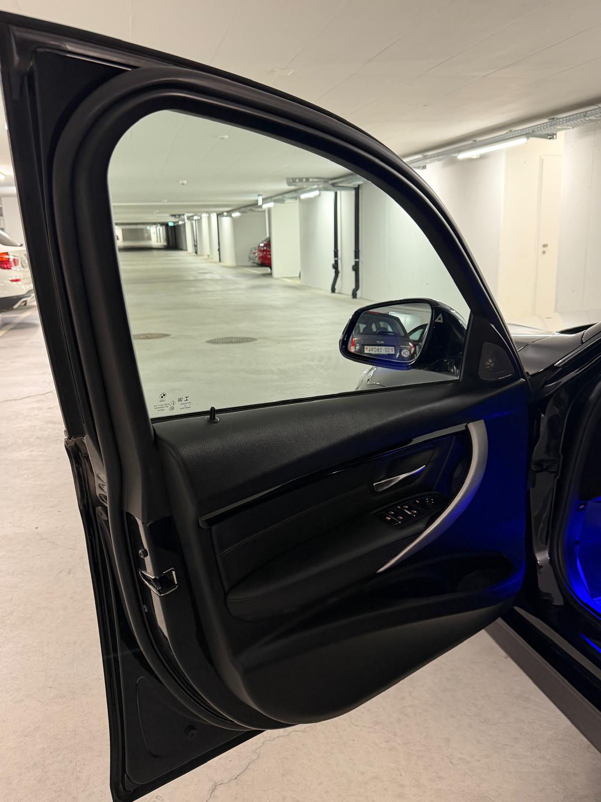 BMW 320d xDrive Touring Edition M Sport Steptronic-image-15