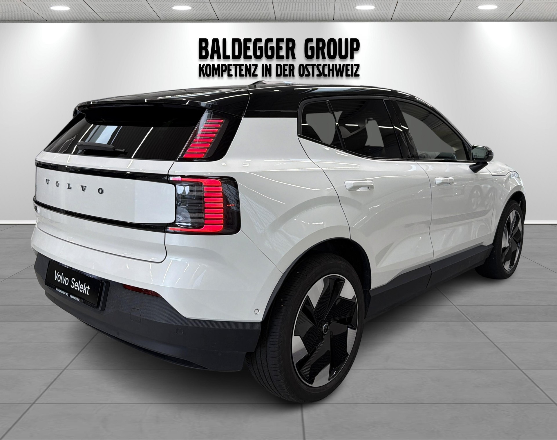 VOLVO EX 30 E60 Twin Ultra Performanc-showroom-element-2