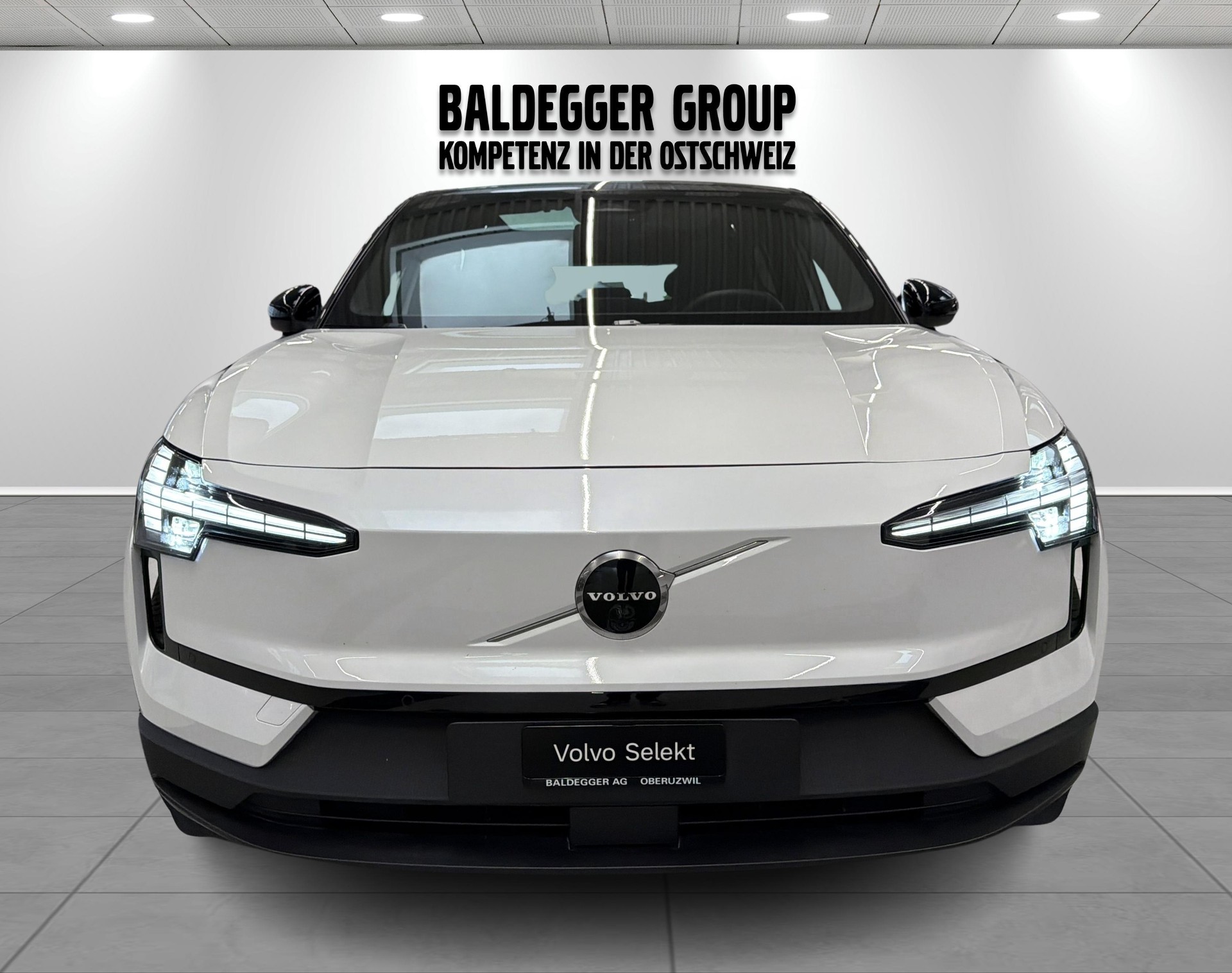 VOLVO EX 30 E60 Twin Ultra Performanc-showroom-element-3