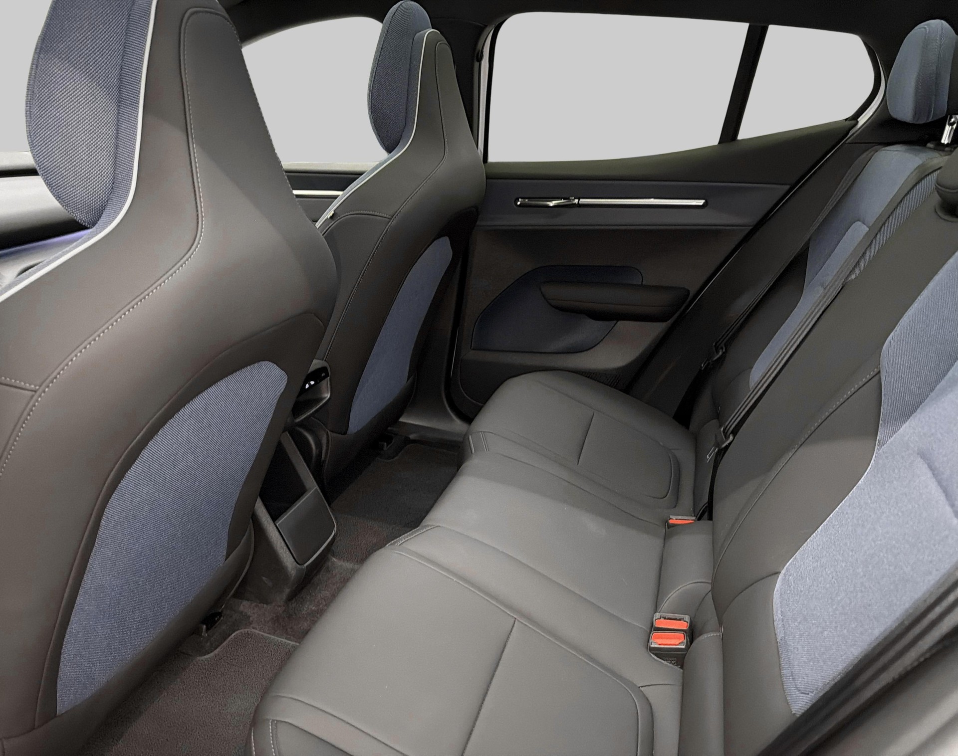 VOLVO EX 30 E60 Twin Ultra Performanc-image-9