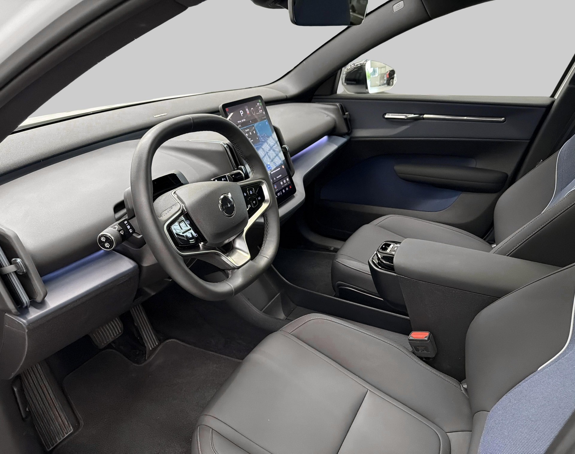 VOLVO EX 30 E60 Twin Ultra Performanc-image-7