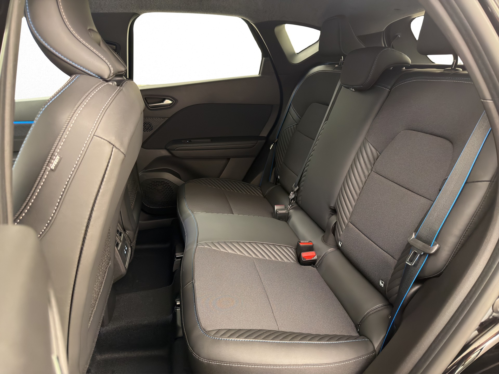 RENAULT Captur 1.8 E-Tech esprit Alpine-image-12