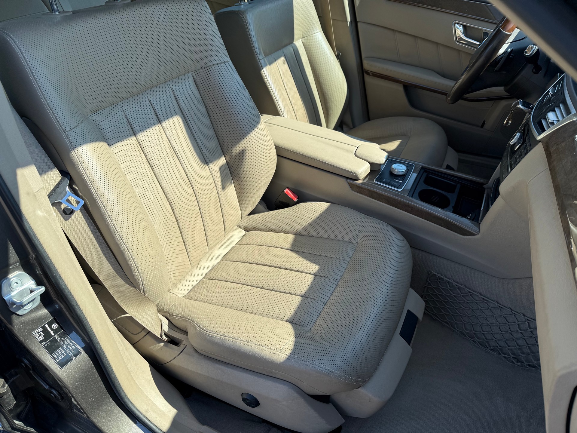 MERCEDES-BENZ E 350 CDI BlueEfficiency Elégance 4Matic 7G-Tronic-image-14