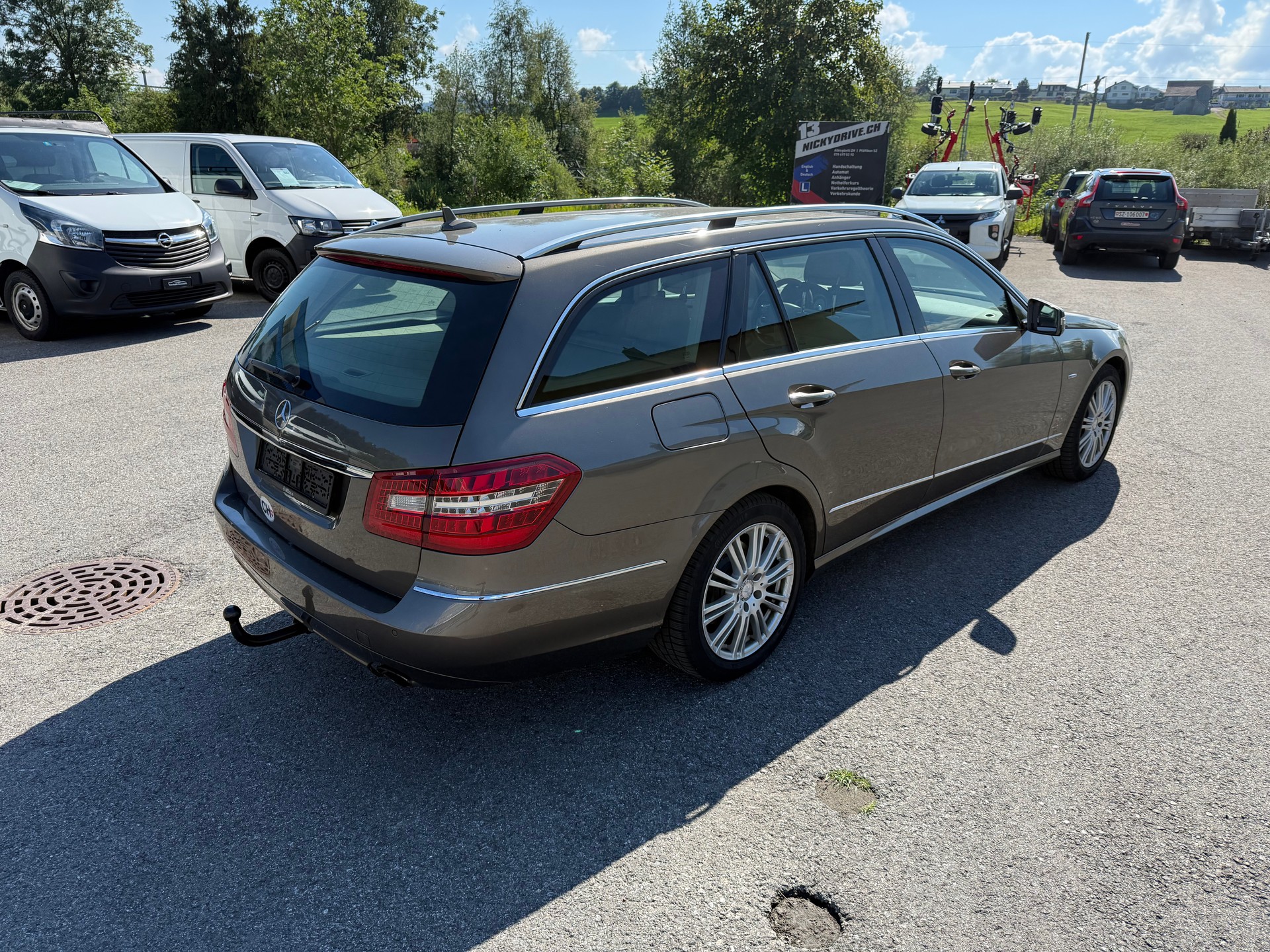 MERCEDES-BENZ E 350 CDI BlueEfficiency Elégance 4Matic 7G-Tronic-image-4